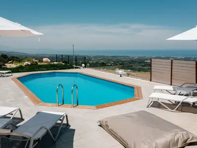 PoolOfHouse