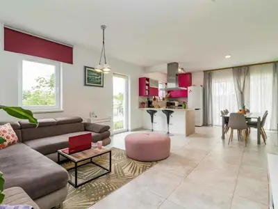 Villa für 9 Personen (150 m²) in Bašići 1/10