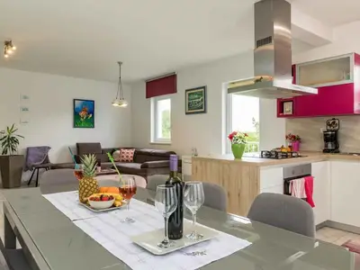 Villa für 9 Personen (150 m²) in Bašići 4/10