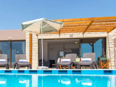 PoolOfHouse