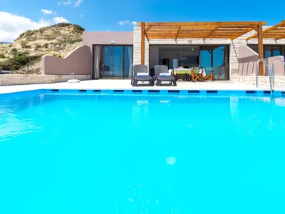 PoolOfHouse
