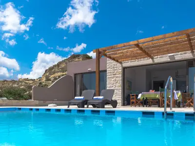 PoolOfHouse