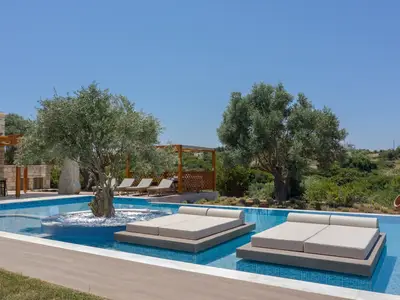 PoolOfHouse