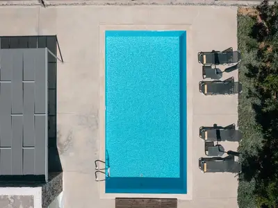 PoolOfHouse