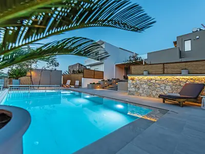 PoolOfHouse