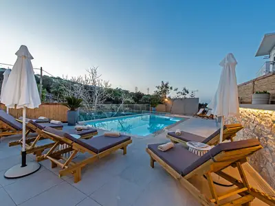 PoolOfHouse