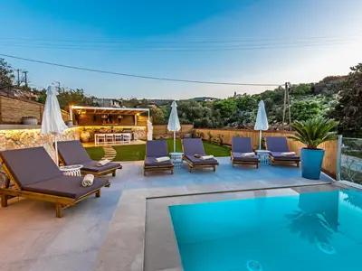 PoolOfHouse