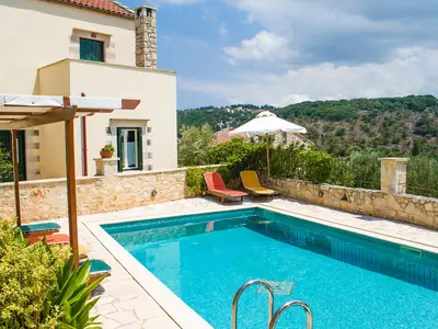 PoolOfHouse