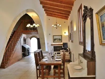 DiningRoom