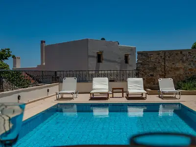 PoolOfHouse