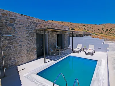 PoolOfHouse