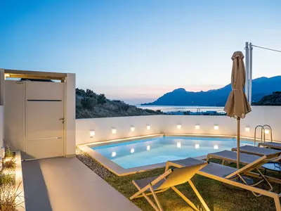 PoolOfHouse