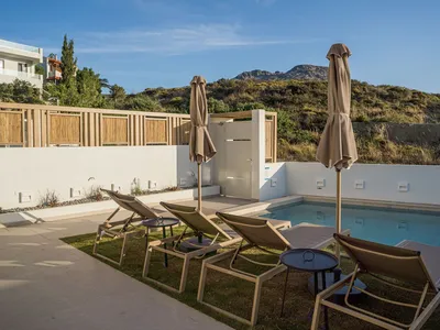 PoolOfHouse