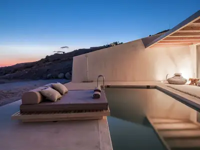 PoolOfHouse
