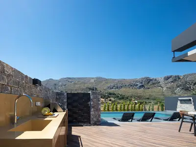 PoolOfHouse