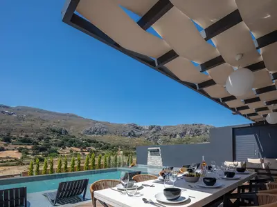 PoolOfHouse