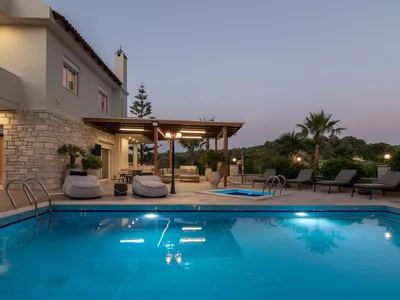 PoolOfHouse