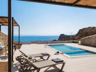 PoolOfHouse