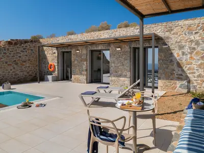 PoolOfHouse