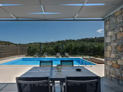 PoolOfHouse