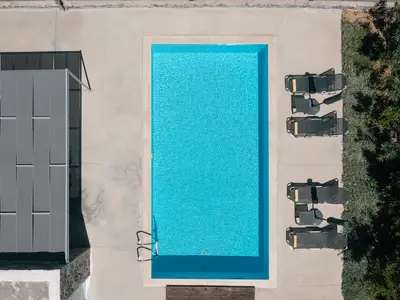 PoolOfHouse
