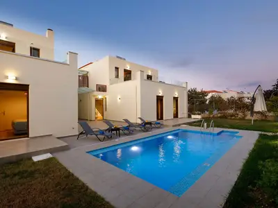 PoolOfHouse