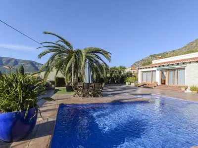 PoolOfHouse
