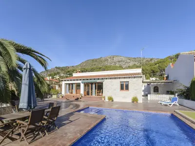 PoolOfHouse
