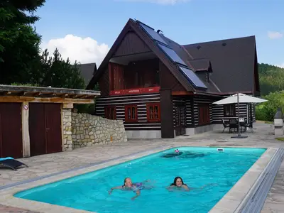 PoolOfHouse