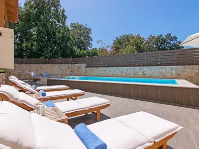 PoolOfHouse