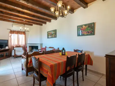 DiningRoom