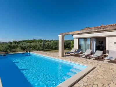Villa für 8 Personen (200 m²) in Barat 2/10
