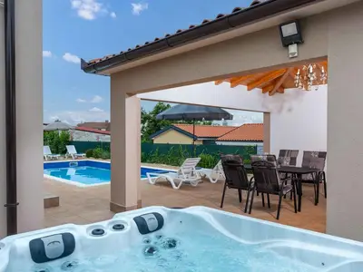 Villa für 8 Personen (145 m²) in Buroli 1/10