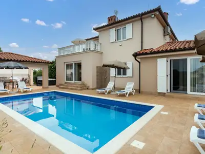 Villa für 8 Personen (145 m²) in Buroli 2/10