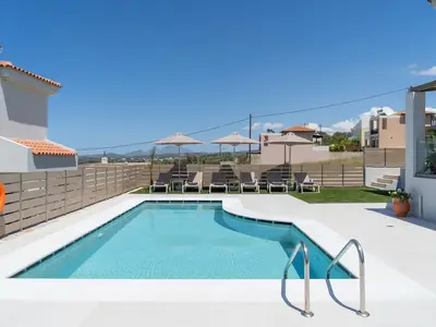PoolOfHouse
