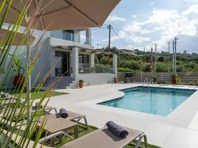 PoolOfHouse