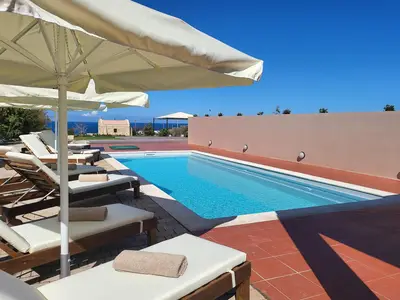 PoolOfHouse