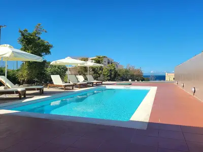 PoolOfHouse