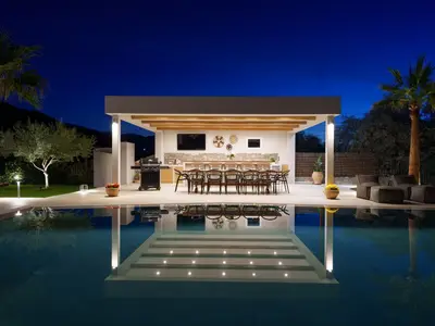 PoolOfHouse