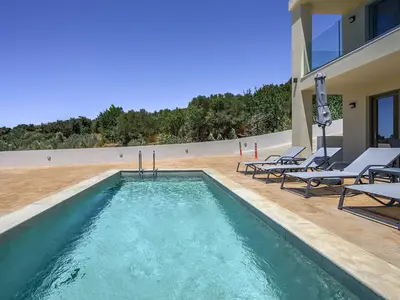 PoolOfHouse