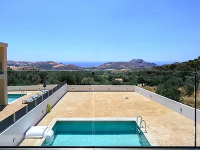PoolOfHouse