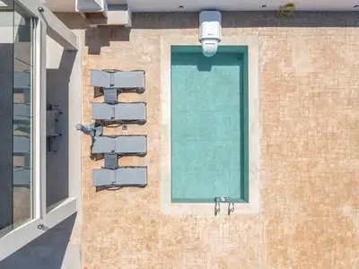 PoolOfHouse