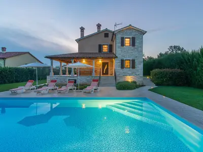 Villa für 9 Personen (229 m²) in Ladići 3/10