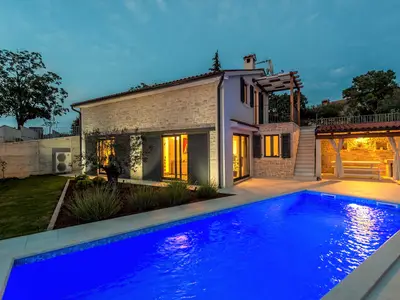 Villa für 7 Personen (111 m²) in Bašići 1/10