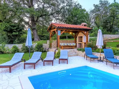 Villa für 8 Personen (180 m²) in Bašići 5/10