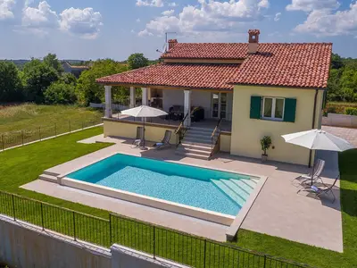 Villa für 6 Personen (132 m²) in Barat 10/10