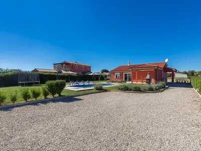 Villa für 7 Personen (100 m²) in Rebići 9/10