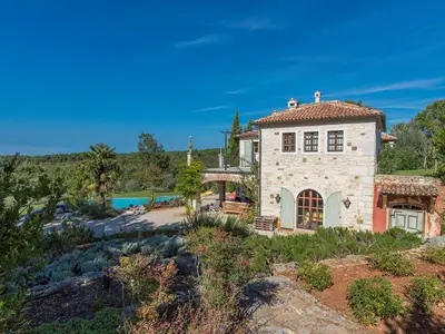 Villa für 4 Personen (240 m²) in Barat 3/10
