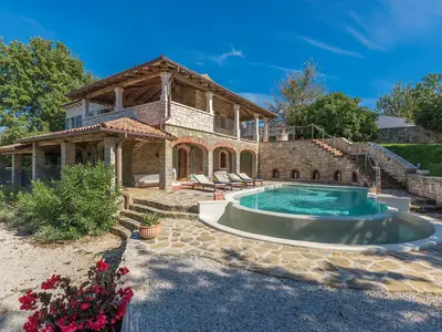 Villa für 4 Personen (240 m²) in Barat 4/10