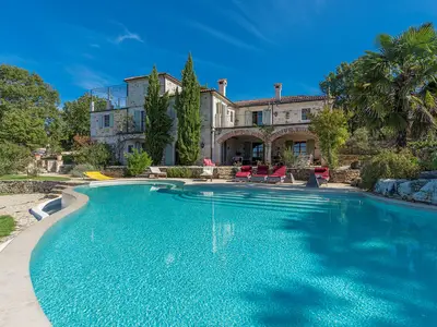 Villa für 16 Personen (500 m²) in Barat 3/10